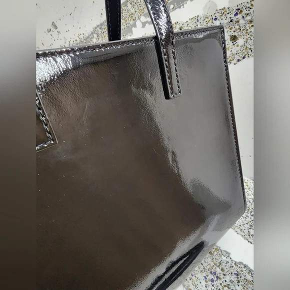 MARC JACOBS Mini Grind Patent Crossbody Tote In Black - Picture 6 of 15